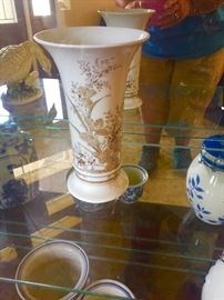 Beautiful kaiser German porcelain vase