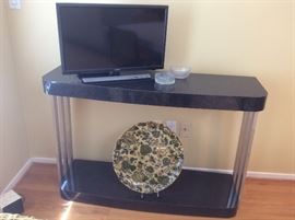 Laminate shelf table, flat screen tv
