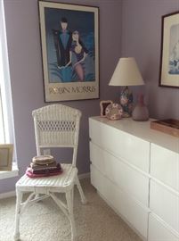 White laminate bedroom furniture 