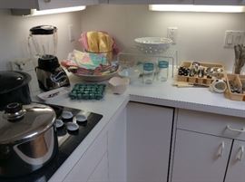 Lots of kitchen accessories, vintage and new