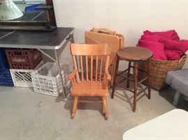 Assorted vintage furniture 