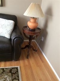 Vintage round occasional table, ginger jar lamp