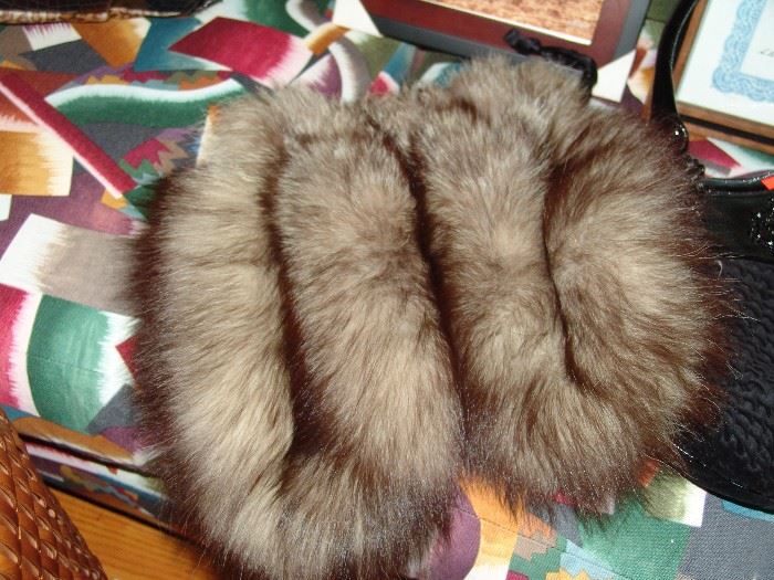 Raccoon purse