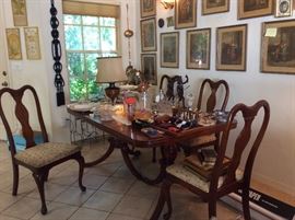 Dining table & chairs