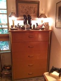 Chest of heist of drawers drawers