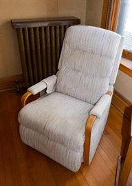 BUY IT NOW!  Lot #145, Vintage Recliner (Approx. 27-3/4" W x 30" Deep x 38" H, Seat is 18" H), $80