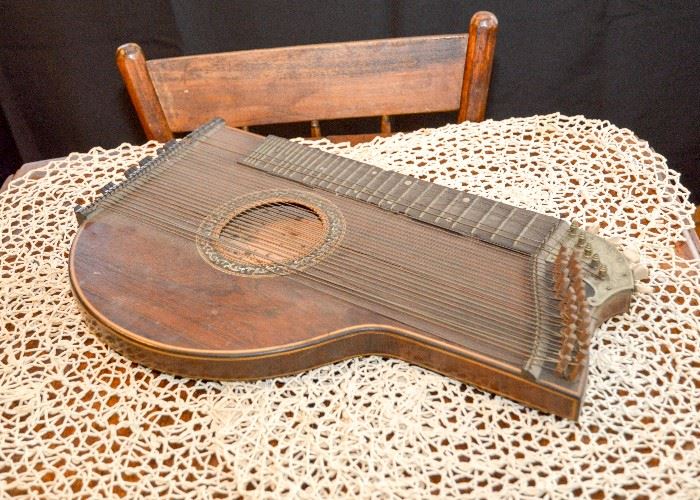 Antique / Vintage Zither (Musical Instruments)