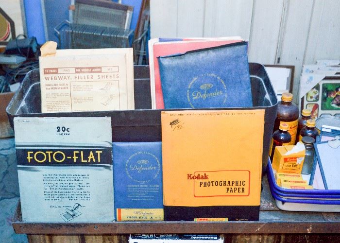 Vintage Photography Equipment & Supplies