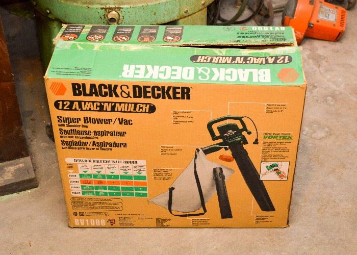 Black & Decker Vac 'N' Mulch Super Leaf Blower
