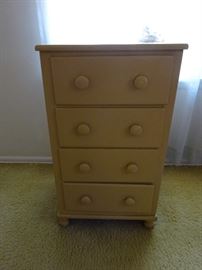 chest of drawers