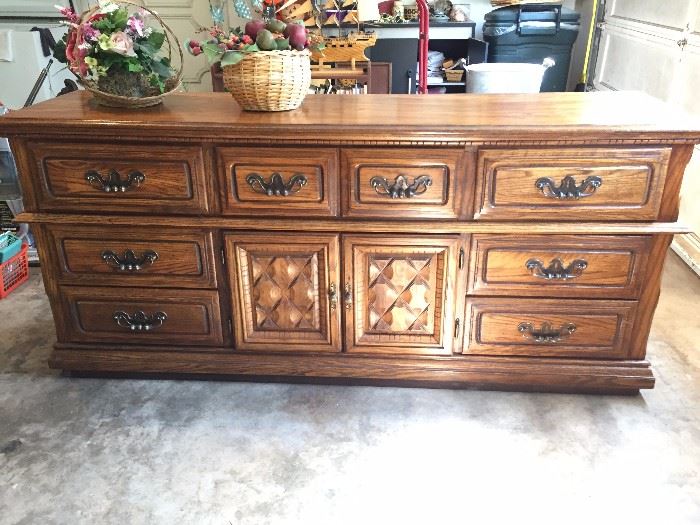 Oak dresser with 2 mirrors (mirrors not shown).