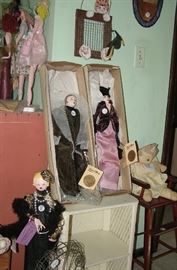 doll collection, many in their boxes, original cabbage patch