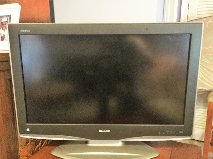 32 inch Sharp flat screen TV