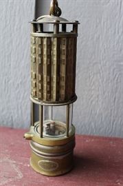 Wolf Safety Lamp