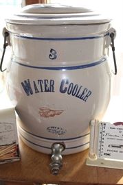 Red Wing 3 Gallon water cooler with lid