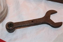 Skelly wrench