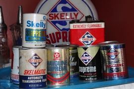 Skelly Motor Oil Quart Oil cans