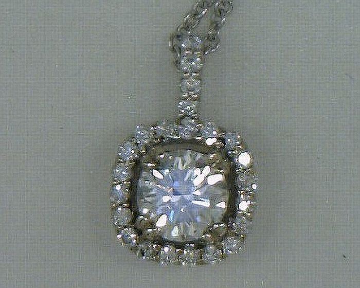 14K white gold pendant, .45 ct diamond, halo mounting 14ct