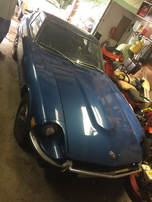 WOW!! Classic "1971" Datsun 240z . Original owner and MINT condition! Garage kept, has 82,567 miles. 