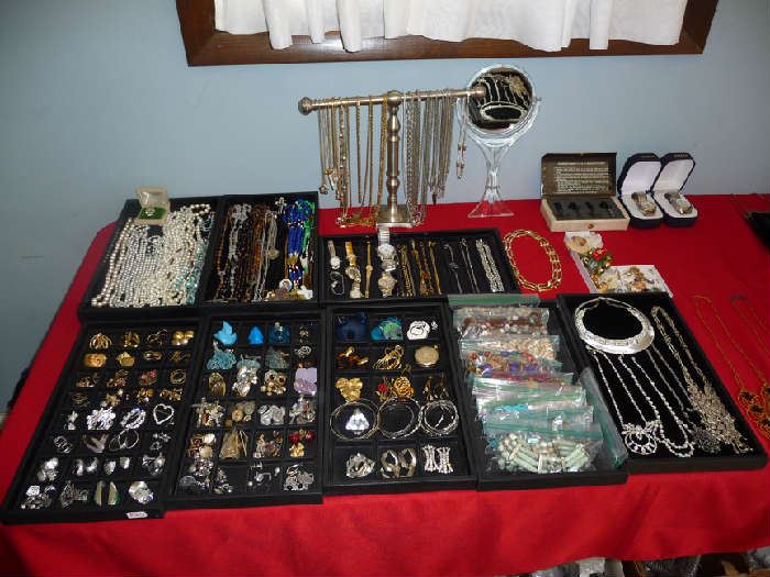 Regal ROYAL OAK Estate Sale in Royal Oak, MI starts on 4/28/2017