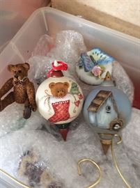 Lots of extra nice Christmas items!