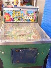 Vintage Pinball machine reconditioned Not the original cabinet design, has the original parts and pieces Start Price $300.00 ( HARD TO FIND)