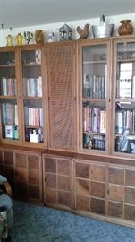 Excellent condition mid cent mod wall unit. Easy to move, six sections