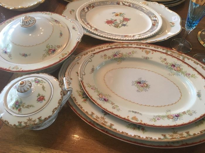Serving pieces