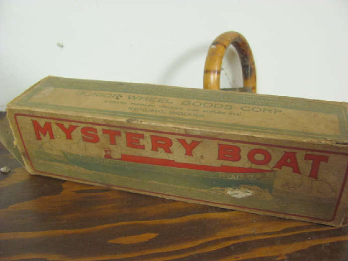 Mystery boat toy with box