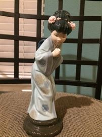 LLadro Asian lady  