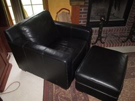 Thomasville Black Leather Chair
