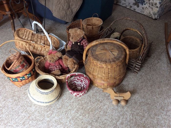 lots of baskets, vintage and newer, all purposes