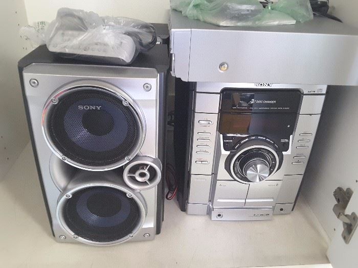 SONY - 2 Speakers, Plus MP 3 Microsystem Player/CD/Tape