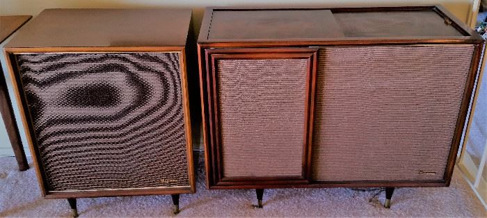 Vintage Magnavox console stereo cabinet and free standing speaker.