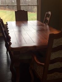 Century dining table -maple- french country style. 6 chairs & extra leaf.