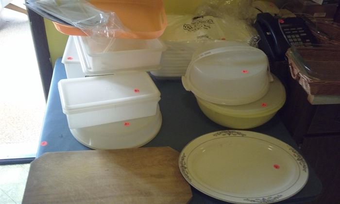 IF YOU WANT TO LOCK IN FRESHNESS TUPPERWARE