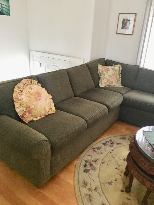 Contemporary sectional sofa