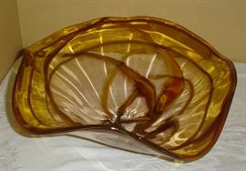 Art glass bowl