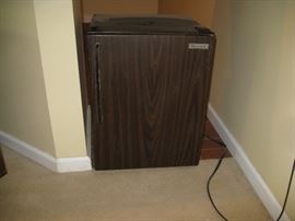 apartment size fridge