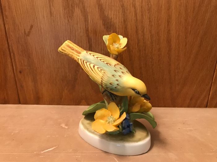 Staffordshire #119 Yellow Warbler Figurine