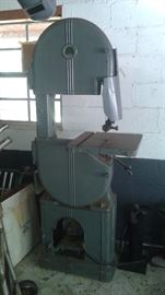 Vertical Walker Turner Metal/Wood cutting Band Saw. This puppy is HEAVY!!