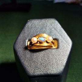 Opal and pearl gold ring
