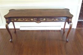 Beautiful Hekman inlaid Oriental sofa table.