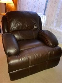 Brown Leather recliner - Excellent

