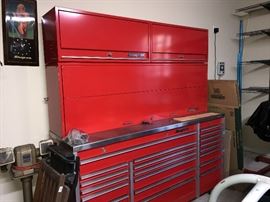 Like new Snap-On tool chest - KRL 733 - two bins on top can be mounted to the wall as overheads.
