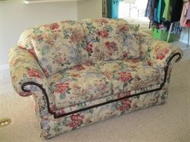 Loveseat 
