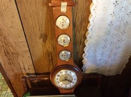 Barometer with clock