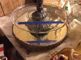 Mirrored cake plate pedestal with silver at the bottom