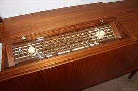 Vintage mid century modern Telefunken Console stereo, turntable and radio work, condition is excellent!