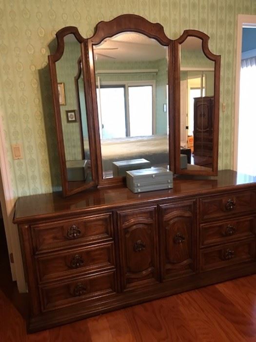 Dresser with mirror - has matching night stands and door chest